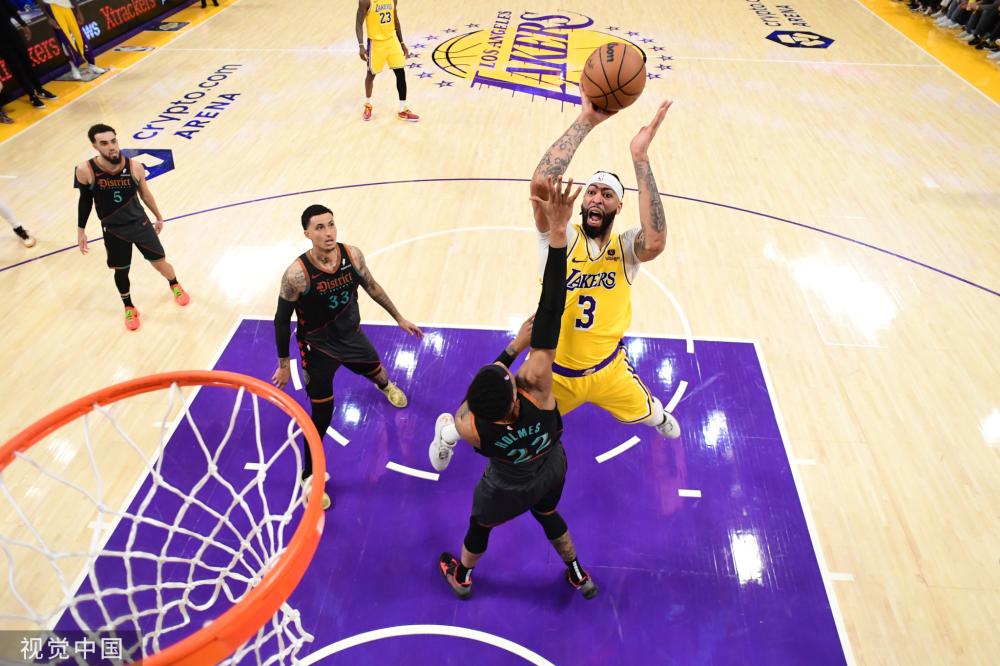 伯利财团的 伯利财团的