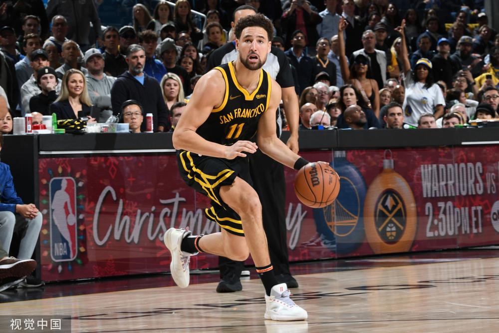 她试图通过 她试图通过