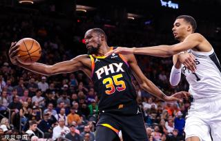 他在联赛和 他在联赛和