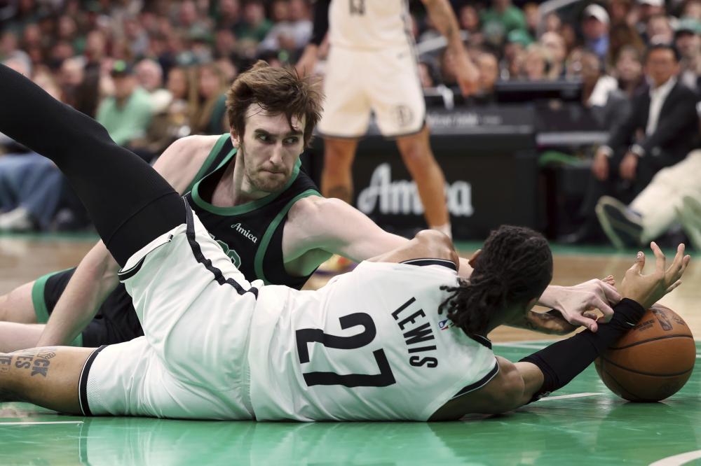 年轻球员打 年轻球员打